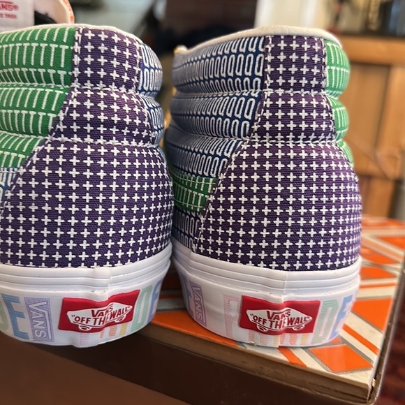 #55❤️ Brand  new with tags vans SK8 mid pride sneakers - Picture 5 of 6